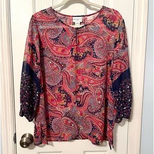 Beautiful pullover blouse
